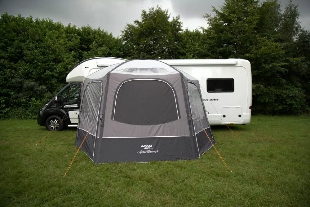 Vango Airhub Hexaway II Low Awning (2022) Vango Airbeam Vango Airhub Hexaway II Low Awning (2022) -Vango Store 2020 vango lifestyle awning hexaway 04