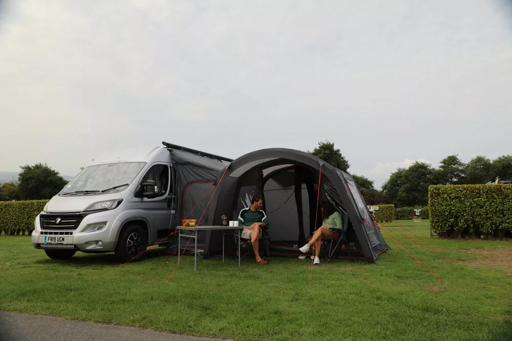 Vango Cove II Air Mid Awning (2023) Vango Airbeam Vango Cove II Air Mid Awning (2023) -Vango Store vango lifestyle driveaway awnings cove ii air mid low 1
